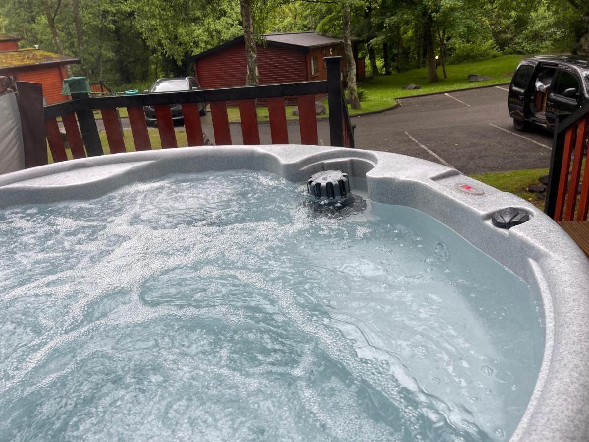 L02 - The Penrhyn With Hot Tub Bethesda